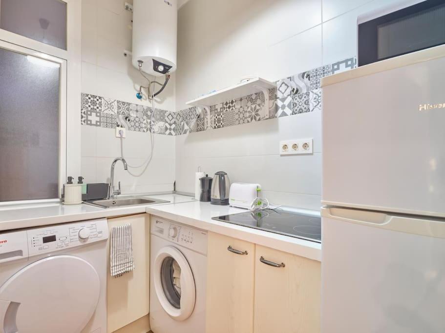 New Retiro Recien Reformado 10 Min En Metro A Sol, Hasta Seis Personas Apartment Madrid Exterior foto